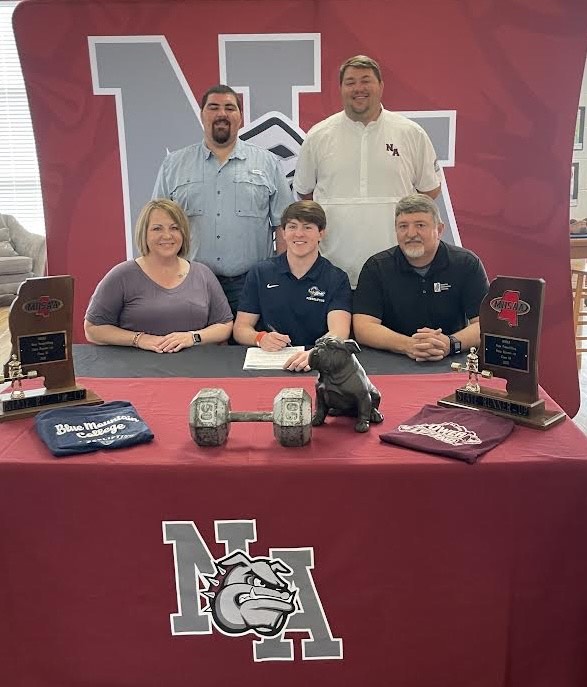 New Albany Bulldog Powerlifter Gavin Crumpton signed with Blue Mountain College Powerlifting on Wednesday, April 13.  