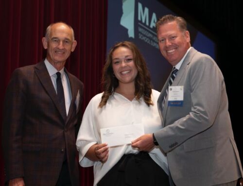 Evans Receives Bounds Scholarship for Excellence